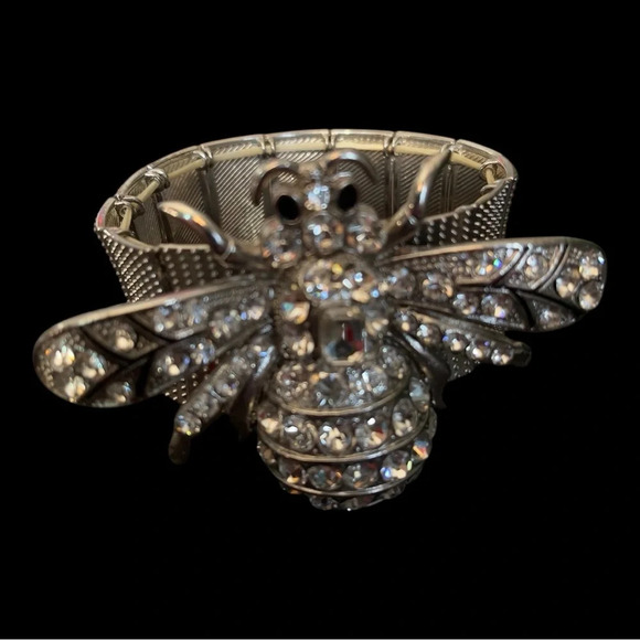 “The Queen Bee Bracelet” - Picture 5 of 9